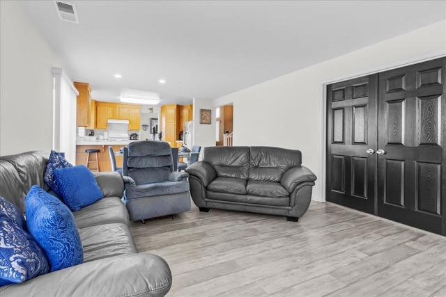 1851 Burgundy Circle, Gonzales CA: https://media.crmls.org/mediaz/fd5073d7-e0bd-4465-9b81-b1266b111f6c.jpg