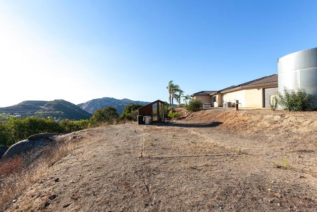 328 AMY WAY, Alpine CA: https://media.crmls.org/mediaz/fd50eb54-edd5-4178-9447-46cf5a2bedf8.jpg