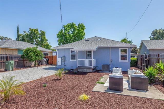 535 Menker Avenue, San Jose CA: https://media.crmls.org/mediaz/fd527004-82ce-445c-8999-a84f538775c9.jpg