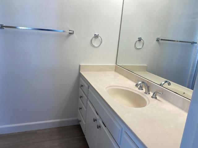 640 Portofino Lane, Foster City CA: https://media.crmls.org/mediaz/fd528eae-0ec0-484b-a852-0d7b7cb95955.jpg