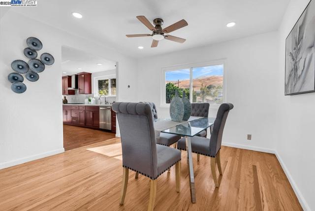 48346 Cottonwood St, Fremont CA: https://media.crmls.org/mediaz/fd52ce8d-382a-4571-b75c-8571c8c284e5.jpg