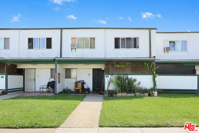 500 S 6th Street, Montebello CA: https://media.crmls.org/mediaz/fd5407bc-1e1d-4602-a9fd-6cce92af8aad.jpg