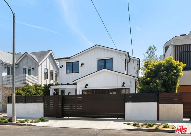 1086 Marco Place, Venice CA: https://media.crmls.org/mediaz/fd54a116-66c3-45ae-a07a-34bef1cd3185.jpg