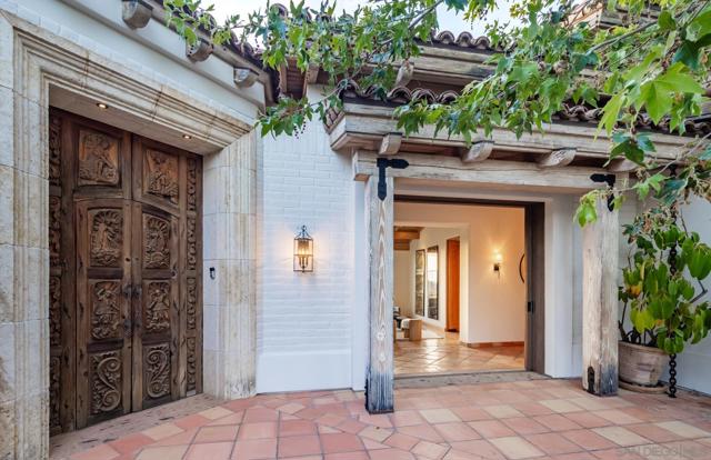 6884 El Camino Del Norte, Rancho Santa Fe CA: https://media.crmls.org/mediaz/fd5628fa-8f63-4013-9d1c-bf6e9cb8ac19.jpg