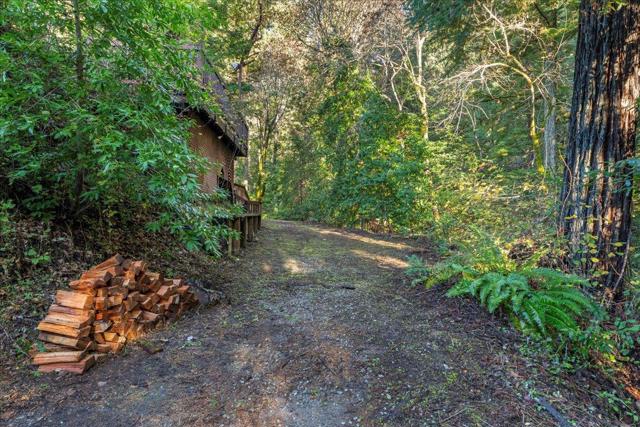 17710 Bear Creek Road, Boulder Creek CA: https://media.crmls.org/mediaz/fd566bca-763d-4e64-96c9-f5948848f4c6.jpg