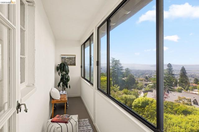 636 Euclid Ave, Berkeley CA: https://media.crmls.org/mediaz/fd568cee-44c6-45f8-851b-29784647c254.jpg