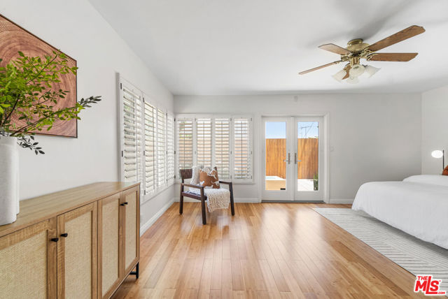5210 S Corning Avenue, Los Angeles CA: https://media.crmls.org/mediaz/fd578363-9b53-4267-af6f-a2e7100b6da2.jpg