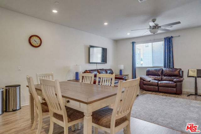 20619 Oakglen Lane, Winnetka CA: https://media.crmls.org/mediaz/fd579dcf-66a8-47a6-aa78-d302327fc813.jpg