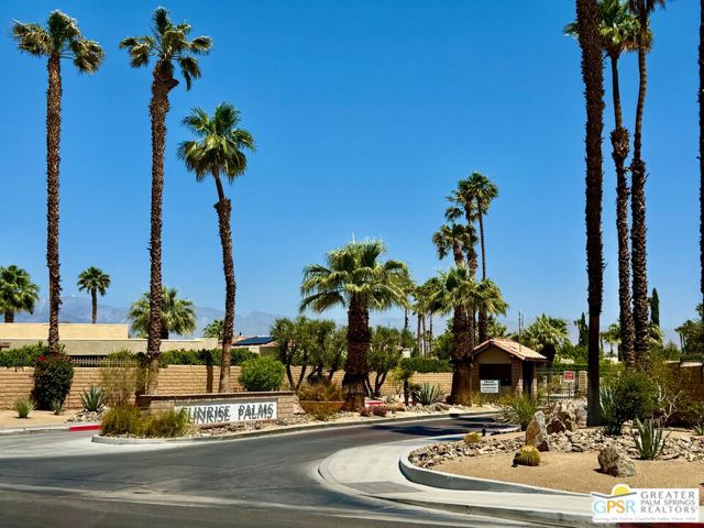 1533 N Sunflower Court, Palm Springs CA: https://media.crmls.org/mediaz/fd5800ae-bb83-4bcb-b0c1-b0d6cea6dd6b.jpg