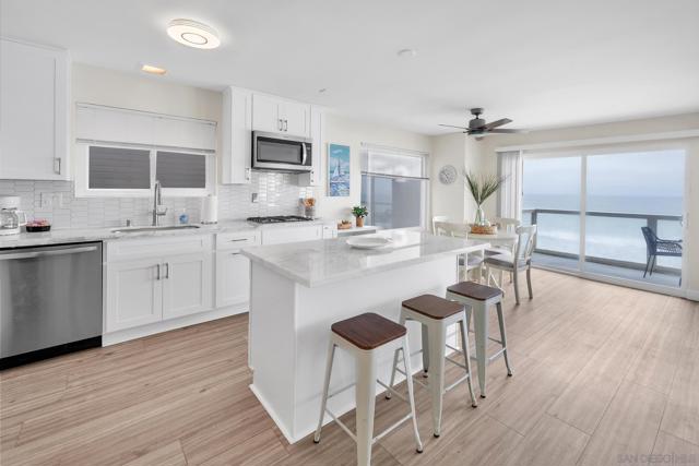 1123 25 S Pacific Street, Oceanside CA: https://media.crmls.org/mediaz/fd5841b0-eece-4ac5-be96-7b483c83b295.jpg