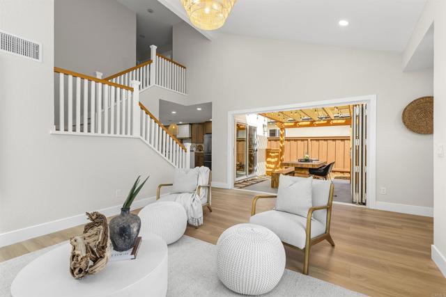 Detail Gallery Image 8 of 44 For 3936 Ambervale Ter, San Diego,  CA 92130 - 3 Beds | 2/1 Baths