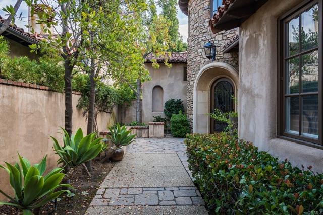 Detail Gallery Image 6 of 41 For 18596 Corte Fresco, Rancho Santa Fe,  CA 92091 - 4 Beds | 5/1 Baths