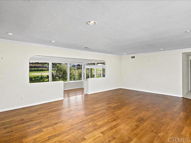 1051 La Reina, San Marcos CA: https://media.crmls.org/mediaz/fd59a347-b4fc-43d2-9b97-20f1fa71685c.jpg