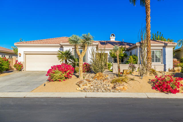 79704 Castille Drive, La Quinta CA: https://media.crmls.org/mediaz/fd5a0303-c72f-479d-8d3b-bc6c1133b473.jpg