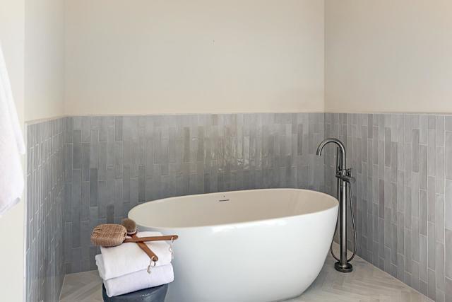 1205 Trinity Drive, Menlo Park CA: https://media.crmls.org/mediaz/fd5a222b-8940-44c5-aabd-59ae1fee1b69.jpg