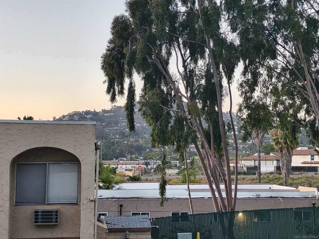 3557 Kenora Dr, Spring Valley CA: https://media.crmls.org/mediaz/fd5ae3c1-b24d-476e-aeeb-e74456890418.jpg