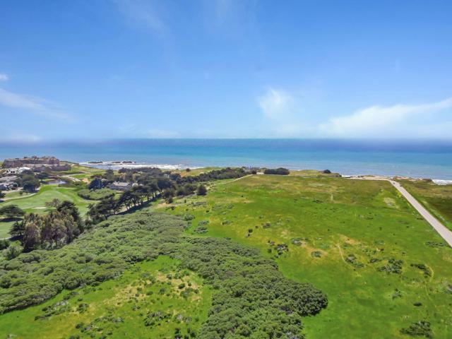 121 Carnoustie Drive, Half Moon Bay CA: https://media.crmls.org/mediaz/fd5af6e9-7d64-45ed-8d1f-7176035ce11f.jpg
