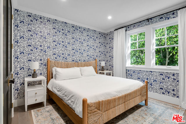 4117 Dixie Canyon Avenue, Sherman Oaks CA: https://media.crmls.org/mediaz/fd5b33b8-1a6e-4477-b303-2435660ab7ef.jpg