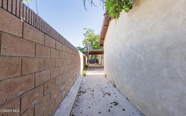 2137 Cutler Street, Simi Valley CA: https://media.crmls.org/mediaz/fd5b52ea-55b2-44f5-ab38-7ea021649044.jpg