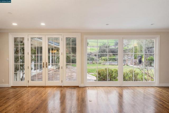 1720 Alameda Diablo, Diablo CA: https://media.crmls.org/mediaz/fd5b9dc8-620c-42ef-8046-8570478756b5.jpg