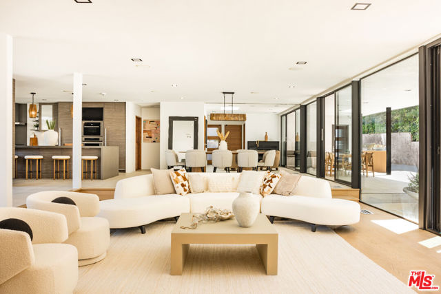 9991 Liebe Drive, Beverly Hills CA: https://media.crmls.org/mediaz/fd5bd9f5-1241-4de4-9225-87f6e95bf321.jpg