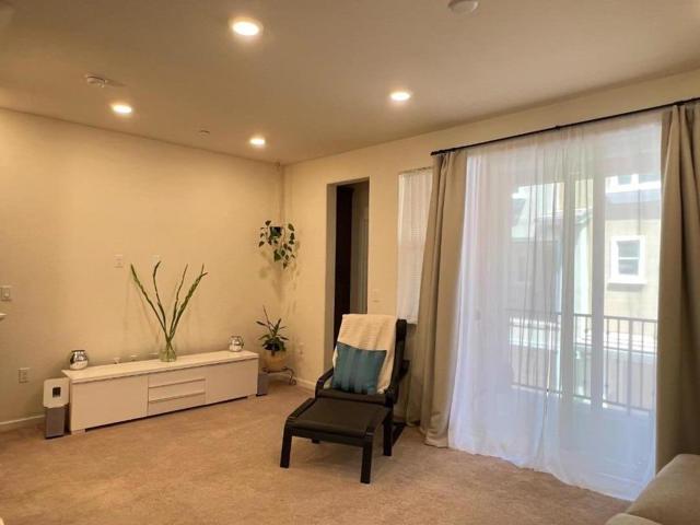 2774 Ferrara Circle, San Jose CA: https://media.crmls.org/mediaz/fd5c3938-1e97-438f-b015-d50b73ee7443.jpg