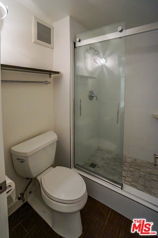 600 W 9Th Street, Los Angeles CA: https://media.crmls.org/mediaz/fd5c88d2-53fe-4fad-8dee-096e6e6002fb.jpg