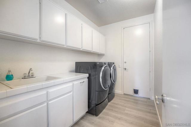 2785 Canyon Oak Pl, Escondido CA: https://media.crmls.org/mediaz/fd5cd734-c40b-4085-bdb5-8a61a5a33c27.jpg