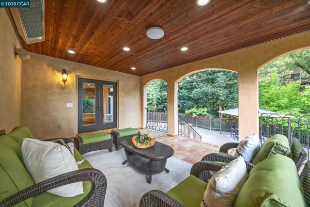 80 Rheem Blvd, Orinda CA: https://media.crmls.org/mediaz/fd5cea84-dc07-4311-9d5b-7e04ec71a328.jpg