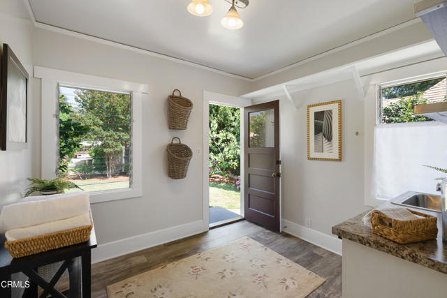 1036 N Chester Avenue, Pasadena CA: https://media.crmls.org/mediaz/fd5d42f2-d5eb-4599-b093-b894b7eb11c7.jpg