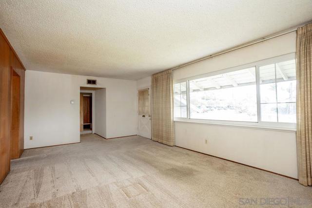 97 East Whitney Street, Chula Vista CA: https://media.crmls.org/mediaz/fd5d54e4-152d-4c09-8a78-1c7547447ccc.jpg