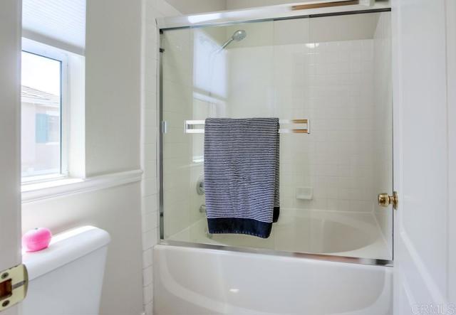 Detail Gallery Image 24 of 45 For 4455 Milano Way, Oceanside,  CA 92057 - 4 Beds | 2/1 Baths