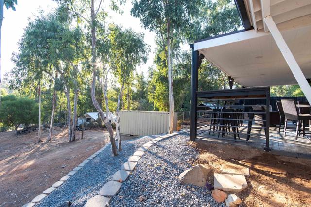 11534 Manzanita Rd, Lakeside CA: https://media.crmls.org/mediaz/fd5dceb5-9126-4f7e-a4e1-75493811eefd.jpg