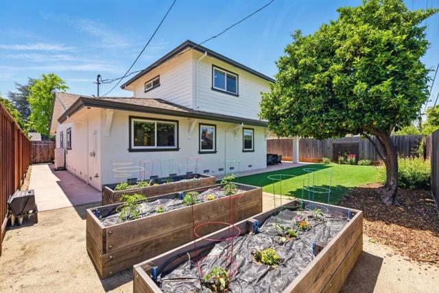945 Lantana Drive, Sunnyvale CA: https://media.crmls.org/mediaz/fd5e5c48-6c5e-47e9-8c43-7acb0b2cc397.jpg