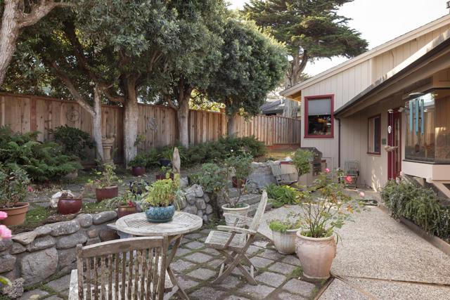 1209 Ocean View Boulevard, Pacific Grove CA: https://media.crmls.org/mediaz/fd5e6658-7121-45a8-ae08-743fcc6ffd90.jpg
