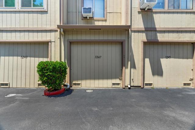 1247 Coyote Creek Place, San Jose CA: https://media.crmls.org/mediaz/fd5ef252-9c14-4b30-a1c6-8e5f5b38b02b.jpg
