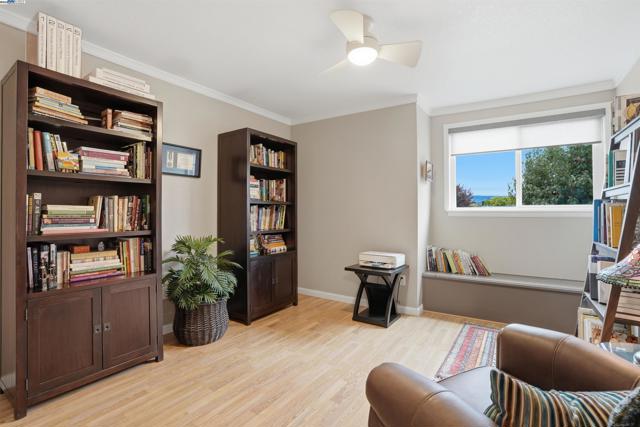 7653 Turquoise St, Dublin CA: https://media.crmls.org/mediaz/fd5ef8db-f574-4a04-a7d5-d3a7056c969d.jpg