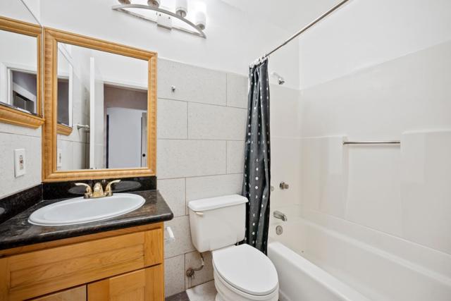 441 W Macarthur Boulevard, Oakland CA: https://media.crmls.org/mediaz/fd5f5953-bb4b-49f0-959f-74af7b2d6610.jpg