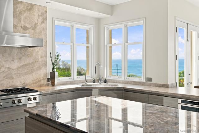 1515 El Camino Del Teatro, La Jolla CA: https://media.crmls.org/mediaz/fd5fada9-25e1-4d3c-97bf-314e7e592097.jpg