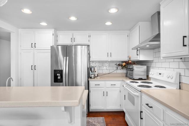 17885 Caminito Pinero, San Diego CA: https://media.crmls.org/mediaz/fd5fb627-d616-4301-89ef-77bbd9af64ff.jpg