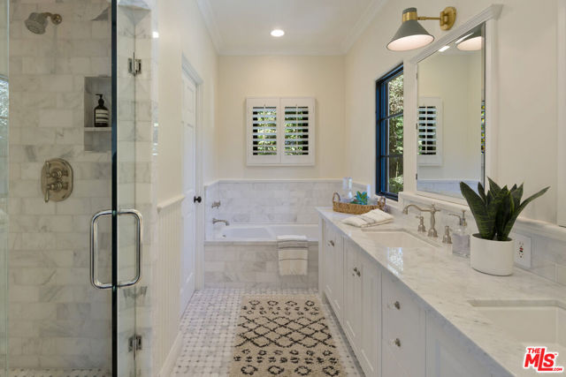13439 Java Drive, Los Angeles CA: https://media.crmls.org/mediaz/fd5fe873-61b7-45c4-a467-c550a1dc1e34.jpg