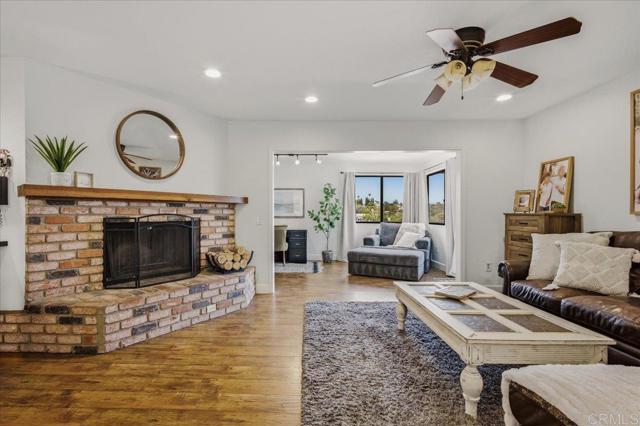 Detail Gallery Image 9 of 64 For 258 Vista Grande, Escondido,  CA 92025 - 3 Beds | 2 Baths