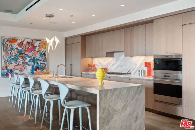 8420 W Sunset Boulevard, West Hollywood CA: https://media.crmls.org/mediaz/fd6115d0-dfa3-43d3-b8df-9b5c3e28b2e8.jpg