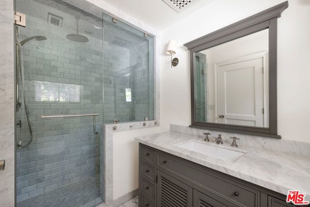 1214 Coldwater Canyon Drive, Beverly Hills CA: https://media.crmls.org/mediaz/fd61b0e7-7936-4ee6-bb96-559eaa90f96c.jpg