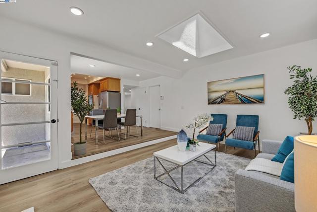 4227 Becerra Dr, Fremont CA: https://media.crmls.org/mediaz/fd6277e4-6f82-4049-9aef-29280c1e6193.jpg