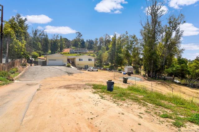 10957 VALLE VISTA ROAD, Lakeside CA: https://media.crmls.org/mediaz/fd640cea-ec67-470a-83fb-1699740a12c8.jpg
