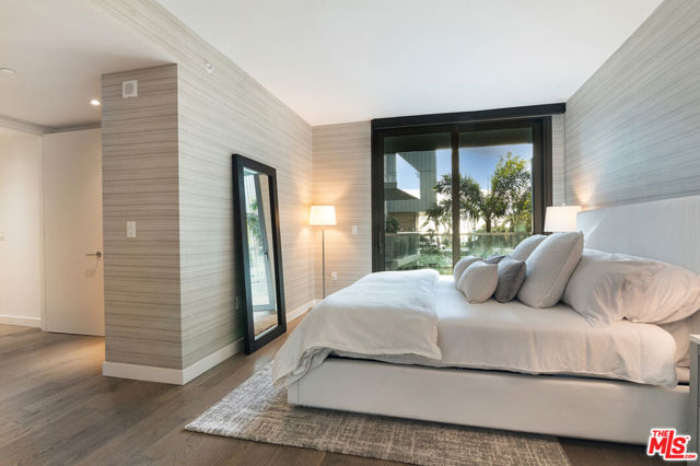 1755 Ocean Avenue, Santa Monica CA: https://media.crmls.org/mediaz/fd6443e9-2751-439c-8907-16e97a669829.jpg
