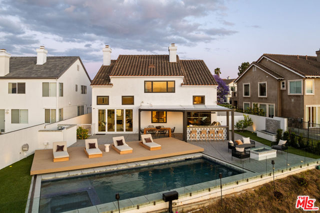 6592 Kentwood Bluffs Drive, Los Angeles CA: https://media.crmls.org/mediaz/fd64797f-1632-4546-8966-8a6100a28aef.jpg