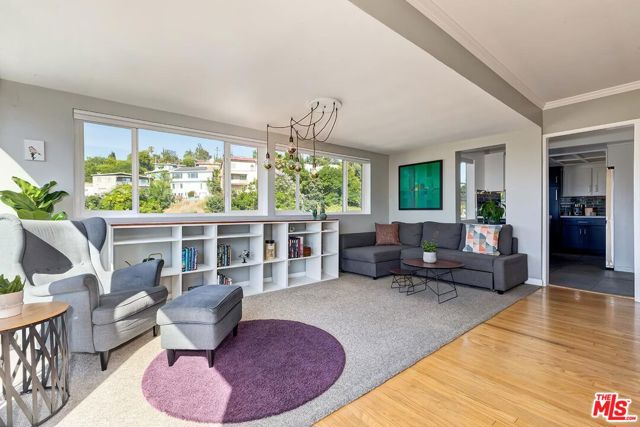 1410 Wellesley Drive, Glendale CA: https://media.crmls.org/mediaz/fd649cc8-da21-439e-b30a-5917ba6e6e63.jpg