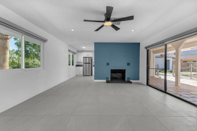 44635 San Carlos Avenue, Palm Desert CA: https://media.crmls.org/mediaz/fd64e6dc-bdd8-4126-badc-822929aef91f.jpg